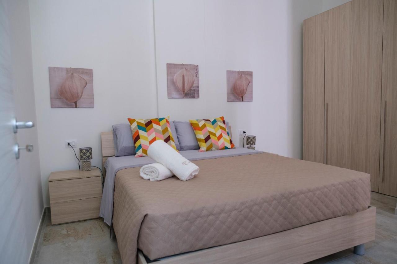 La Petite Erika Apartment Avola Bagian luar foto