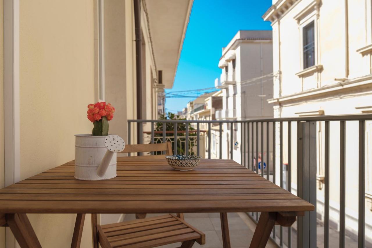 La Petite Erika Apartment Avola Bagian luar foto