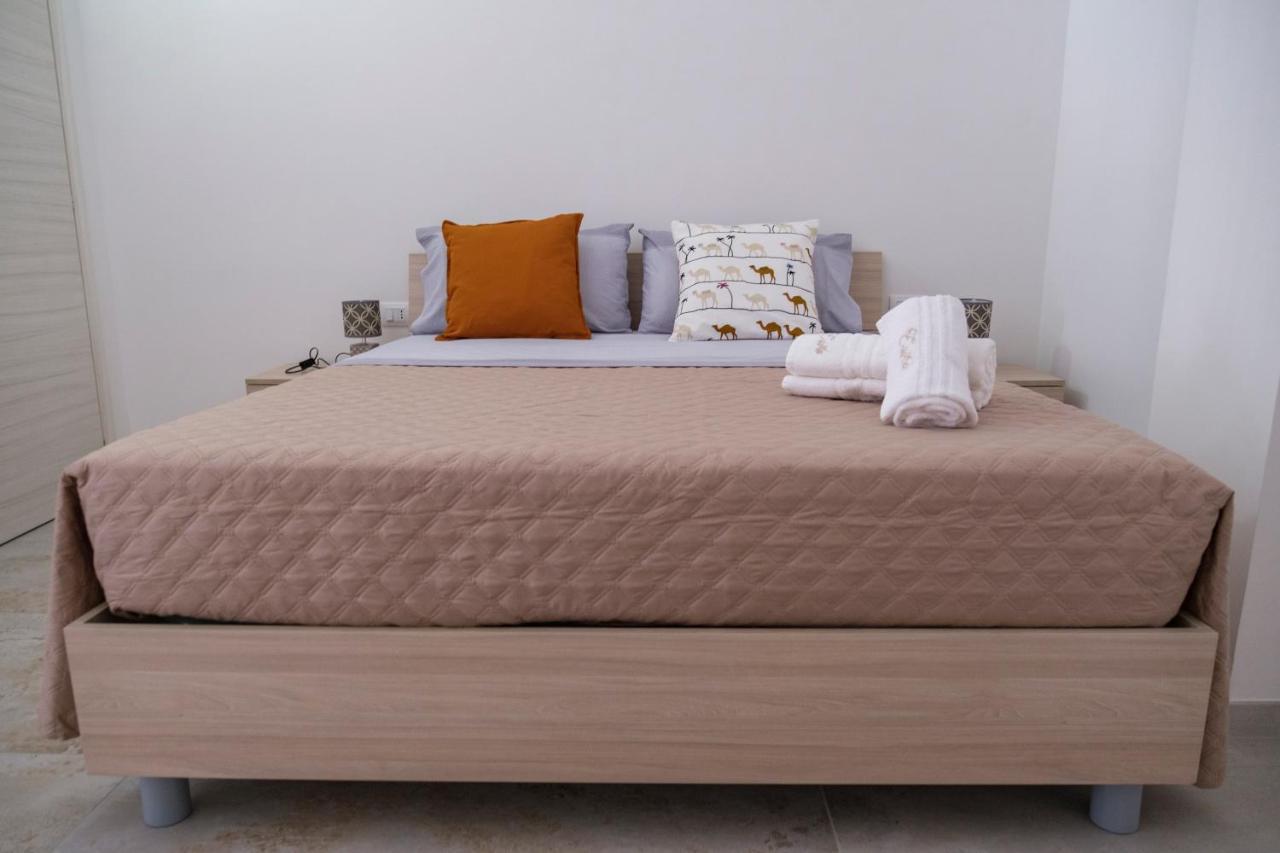 La Petite Erika Apartment Avola Bagian luar foto